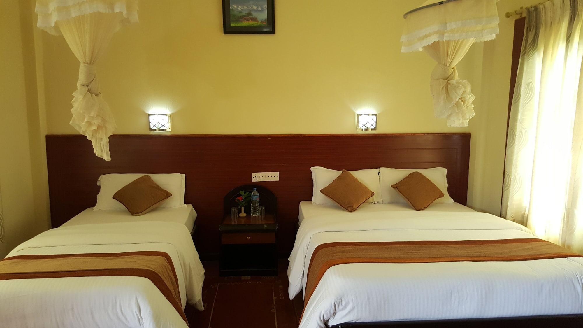 Chitwan Village Resort Саураха Экстерьер фото