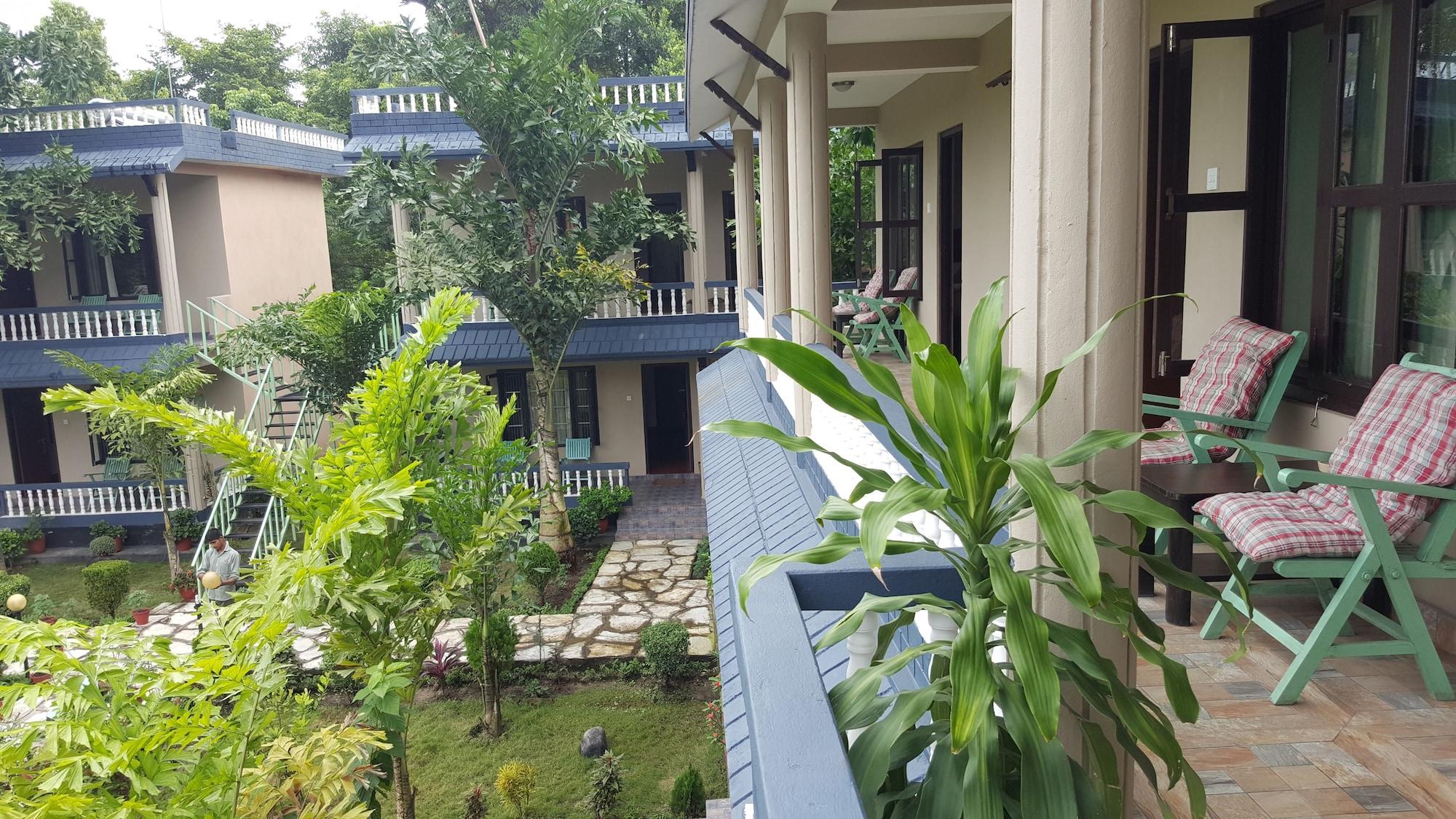 Chitwan Village Resort Саураха Экстерьер фото