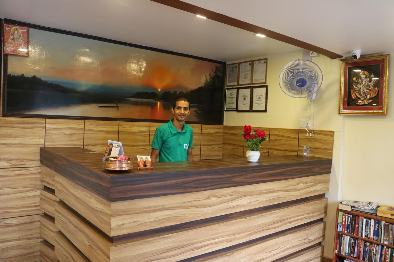 Chitwan Village Resort Саураха Экстерьер фото